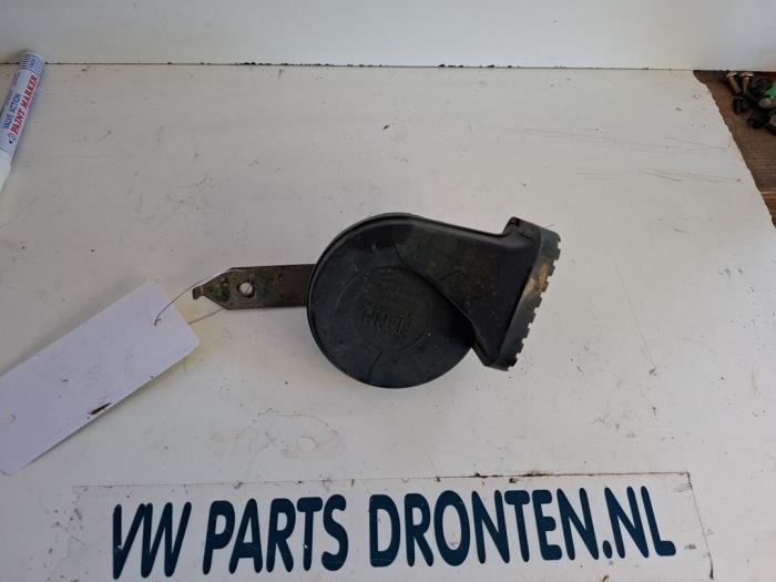 Używane Klakson Alfa Romeo Spider (916) 2.0 16V Twin Spark Cena € 7,50 Procedura marży oferowane przez VW Parts Dronten