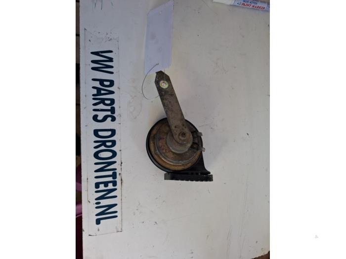 Używane Klakson Alfa Romeo Spider (916) 2.0 16V Twin Spark Cena € 7,50 Procedura marży oferowane przez VW Parts Dronten