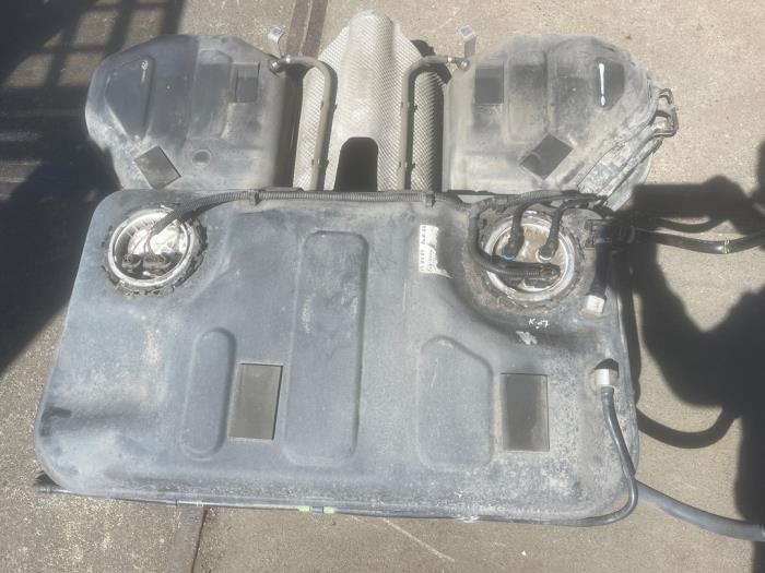 Używane Zbiornik Audi A8 (D3) 4.2 V8 40V Quattro Cena € 45,00 Procedura marży oferowane przez VW Parts Dronten