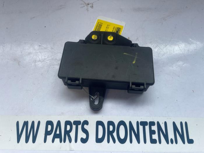 Begagnade Säkringsbox Audi A8 (D3) 4.2 V8 40V Quattro Pris € 20,00 Marginaltabell erbjuds av VW Parts Dronten