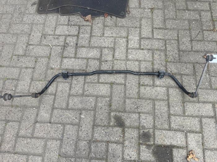 Używane Stabilizator przód Seat Arona (KJX) 1.0 TSI 12V Cena € 45,00 Procedura marży oferowane przez VW Parts Dronten