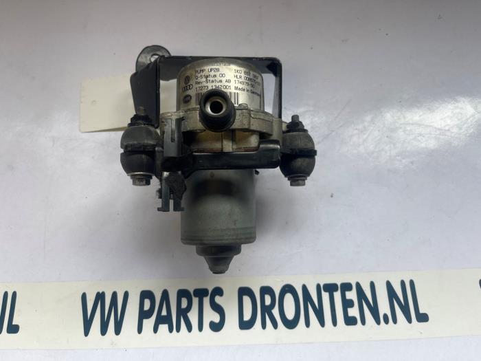Begagnade Boosterpump Seat Arona (KJX) 1.0 TSI 12V Pris € 30,00 Marginaltabell erbjuds av VW Parts Dronten