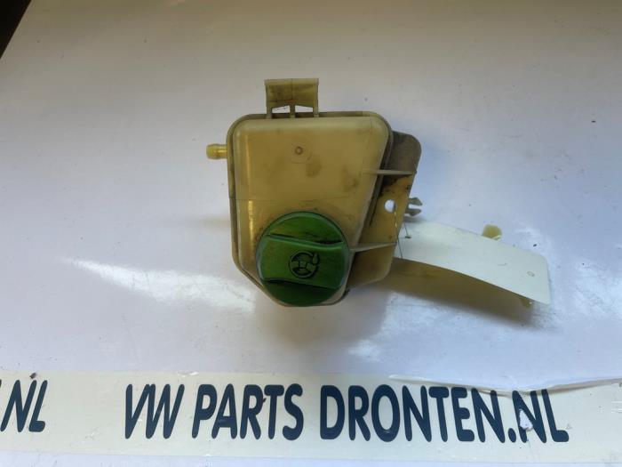 Begagnade Styrservotank Volkswagen Transporter T5 2.0 TDI DRF Pris € 20,00 Marginaltabell erbjuds av VW Parts Dronten