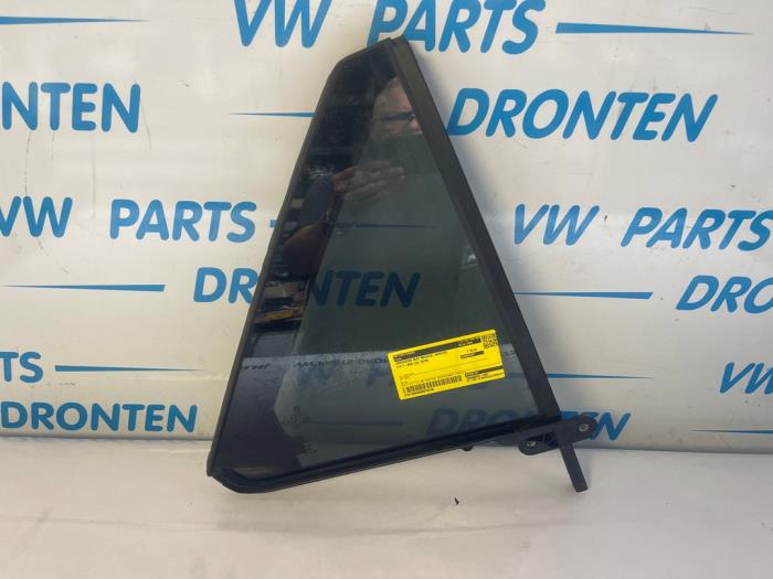 Usados Ventanilla triangular derecha detrás Volkswagen T-Roc I 1.6 TDI BMT 16V Precio € 35,00 Norma de margen ofrecido por VW Parts Dronten