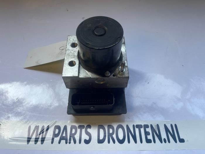 Begagnade ABS-pump Volkswagen Polo V (6R) 1.6 TDI 16V 90 Pris € 25,00 Marginaltabell erbjuds av VW Parts Dronten