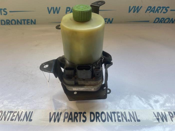Begagnade Styrservotank Volkswagen Polo V (6R) 1.6 TDI 16V 90 Pris € 60,00 Marginaltabell erbjuds av VW Parts Dronten