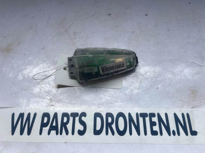 Używane Antena BMW 3 serie (E90) 320i 16V Cena € 50,00 Procedura marży oferowane przez VW Parts Dronten