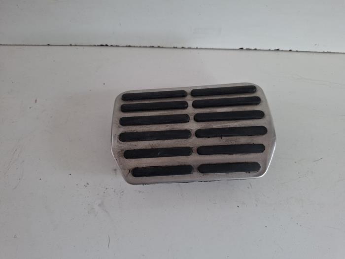 Używane Pedal hamulca Volkswagen Phaeton (3D) 6.0 W12 48V 4Motion Cena € 20,00 Procedura marży oferowane przez VW Parts Dronten