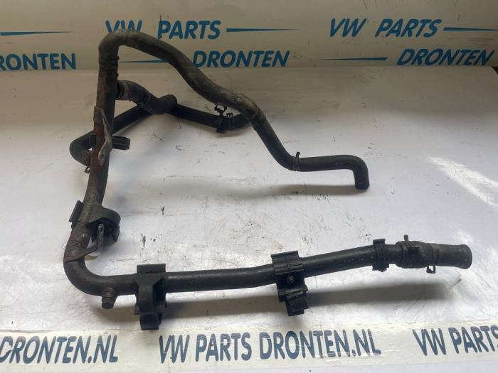Begagnade Vattenrör Volkswagen Transporter T4 2.5 TDI Pris € 30,00 Marginaltabell erbjuds av VW Parts Dronten