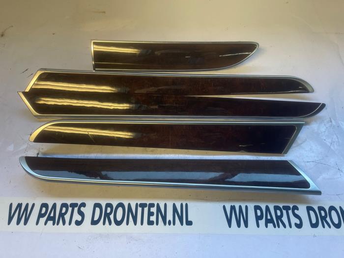 Door trim strip
