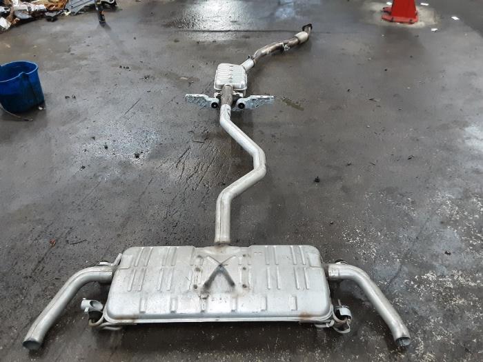 Exhaust (complete) from a Jeep Grand Cherokee L (WL) 2.0 4xe 2023