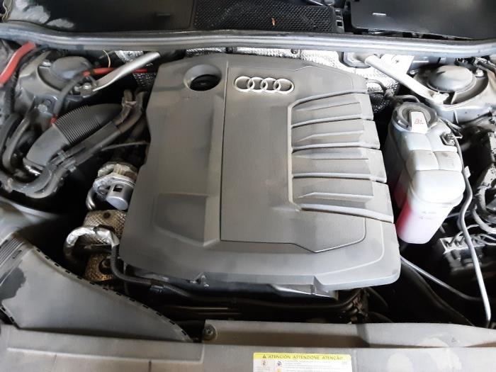 Motor van een Audi A6 Avant (C8) 2.0 40 TDI Mild Hybrid 2019