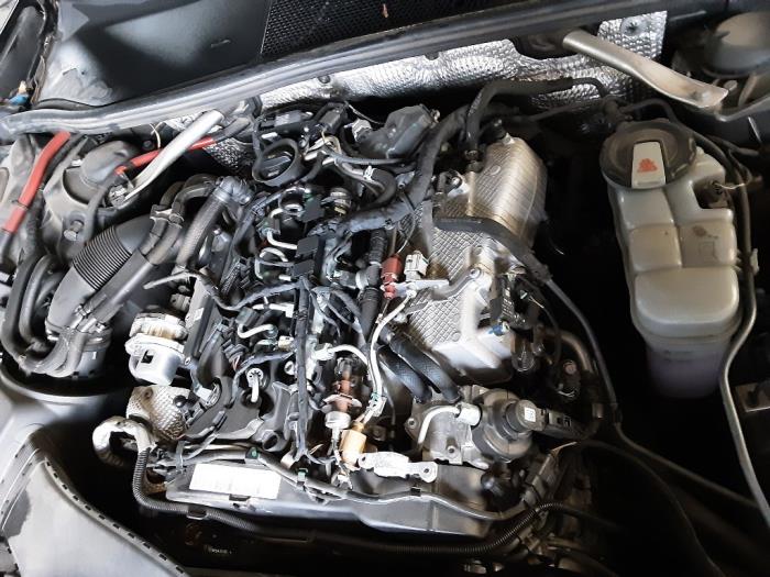 Motor van een Audi A6 Avant (C8) 2.0 40 TDI Mild Hybrid 2019