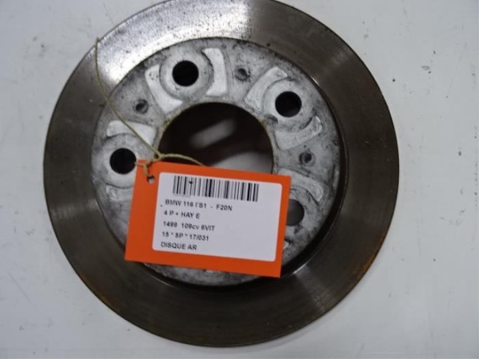 Rear brake disc from a BMW 1 serie (F21) 116i 1.5 TwinPower 12V 2015
