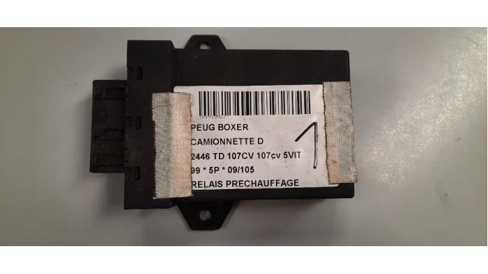Glow plug relay from a Peugeot Boxer (230L) 2.5TD di 12V 1999