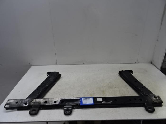 Subframe from a Renault Clio IV (5R) 0.9 Energy TCE 90 12V 2016