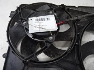 Used Air conditioning cooling fans Landrover Range Rover Evoque (LVJ/LVS) 2.2 TD4 16V 5-drs. Price € 149,99 Inclusive VAT offered by Collignon & Fils
