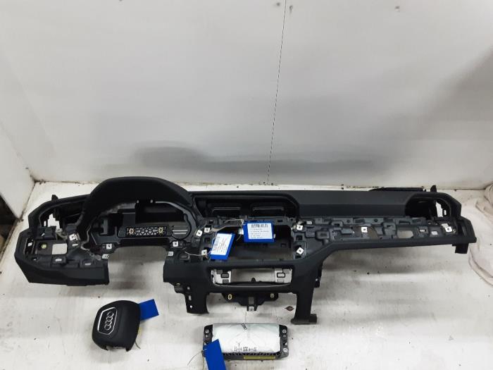 Juego de airbags de un Audi Q3 Sportback (F3N) 1.5 35 TFSI 16V Mild Hybrid 2021