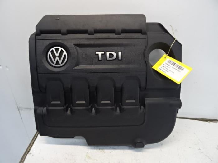 Couverture moteur d'un Volkswagen Golf VII (AUA) 1.6 TDI BlueMotion 16V 2015