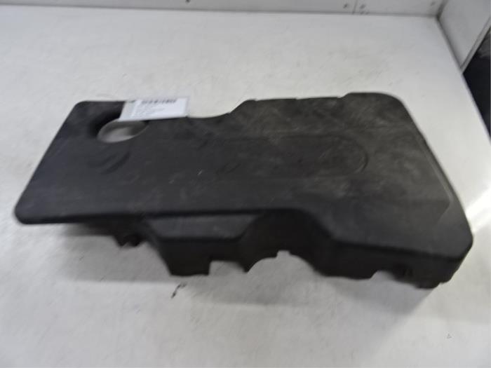 Engine cover from a Opel Astra K 1.6 CDTI 110 16V 2018