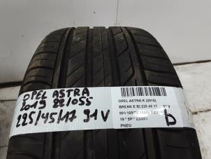 Used Tyre Opel Astra K Sports Tourer 1.0 Turbo 12V Price € 39,99 Inclusive VAT offered by Collignon & Fils