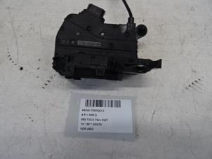 Used Door lock cylinder, right Renault Twingo III (AH) 1.0 SCe 75 12V Price € 50,00 Inclusive VAT offered by Collignon & Fils