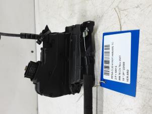 Used Door lock cylinder, right Renault Clio IV (5R) 0.9 Energy TCE 75 12V Price € 50,00 Inclusive VAT offered by Collignon & Fils