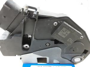 Używane Wkladka zamka drzwiowego prawa Ford Ranger 3.2 TDCI 20V 4x4 Cena € 50,00 Z VAT oferowane przez Collignon & Fils
