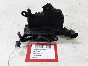 Used Door lock cylinder, left Renault Captur (2R) 1.2 TCE 16V EDC Price on request offered by Collignon & Fils