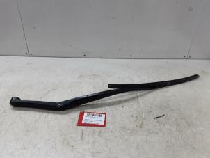 Used Front wiper arm Jeep Grand Cherokee L (WL) 2.0 4xe Price on request offered by Collignon & Fils