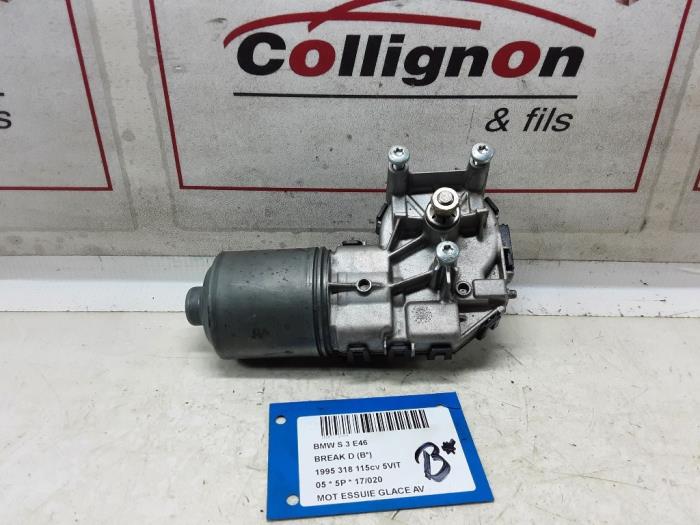 Front wiper motor from a BMW 3 serie Touring (E46/3) 318d 16V 2005