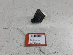 Used Glow plug relay Mercedes A (177.0) 1.5 A-180d Price € 25,00 Inclusive VAT offered by Collignon & Fils