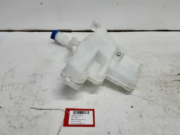 Front windscreen washer reservoir from a Audi A1 Sportback (GBA) 1.0 30 TFSI 12V 2019