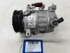 Air conditioning pump from a Volkswagen Golf VIII (CD1), 2019 1.0 TSI 12V, Hatchback, Petrol, 999cc, 81kW (110pk), FWD, DLAA, 2020-02 2020
