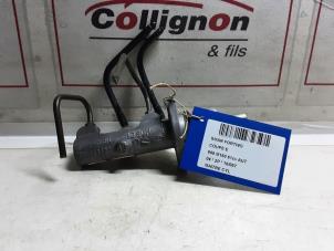 Used Master cylinder Smart Fortwo Coupé (450.3) 0.7 Price on request offered by Collignon & Fils