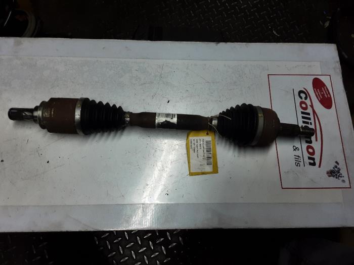 Front drive shaft, left from a Renault Captur (2R) 1.2 TCE 16V EDC 2015
