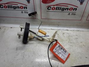 Used Oil dipstick Mercedes CLS (C219) 350 CDI 24V Price on request offered by Collignon & Fils