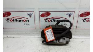 Used Front brake calliper, left Mercedes CLS (C219) 350 CDI 24V Price on request offered by Collignon & Fils