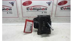 Used Gear-change mechanism Mercedes ML I (163) 320 3.2 V6 18V Autom. Price on request offered by Collignon & Fils