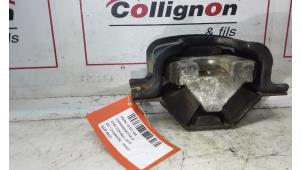 Used Engine mount Mercedes Vito (638.0) 2.2 CDI 108 16V Price on request offered by Collignon & Fils