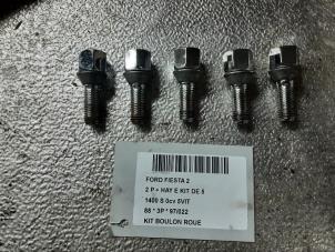 Used Set of wheel bolts Ford Fiesta 2 1.4 Price on request offered by Collignon & Fils