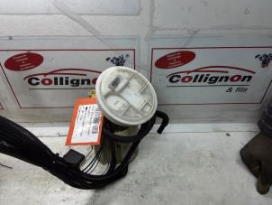 Used Mechanical fuel pump Mercedes CLS (C219) 350 CDI 24V Price on request offered by Collignon & Fils