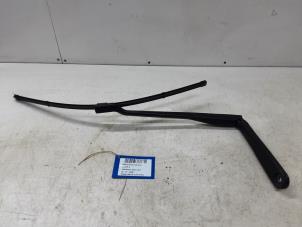Used Front wiper arm BMW 8 serie (G15) Price on request offered by Collignon & Fils