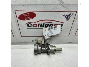 Used Master cylinder Ford Focus 1 2.0 16V Price on request offered by Collignon & Fils