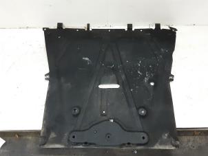 Used Sump Renault Arkana (RJLL) Price € 99,99 Inclusive VAT offered by Collignon & Fils