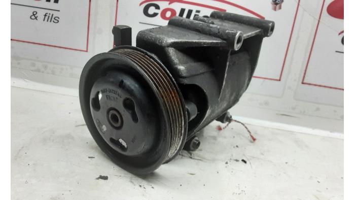 Power steering pump from a Ford Fiesta 4 1.8 D 93 EEC 1998