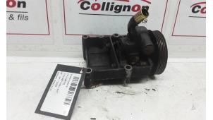 Used Power steering pump Ford Fiesta 4 1.8 D 93 EEC Price on request offered by Collignon & Fils