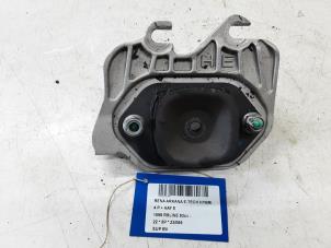 Used Gearbox mount Renault Arkana (RJLL) Price € 59,99 Inclusive VAT offered by Collignon & Fils
