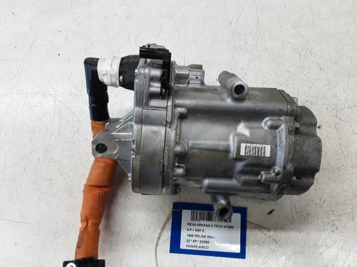 Air conditioning pump from a Renault Arkana (RJLL)  2022