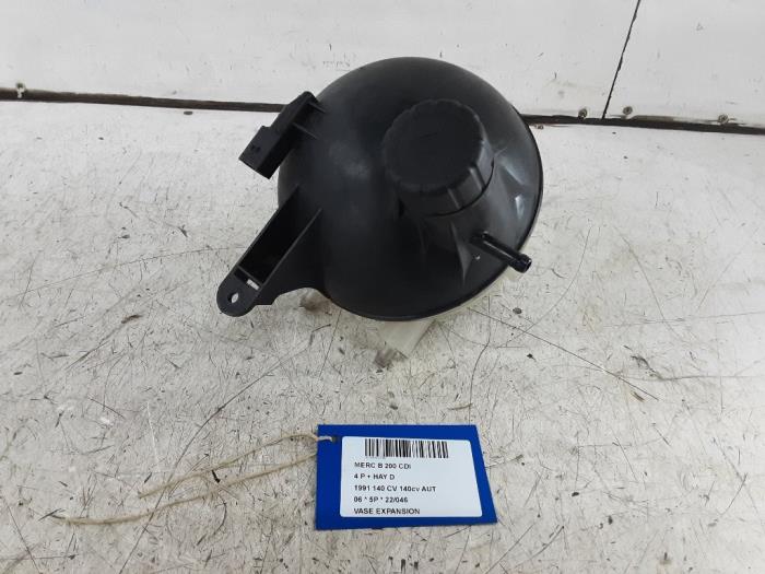 Expansion vessel from a Mercedes-Benz B (W245,242) 2.0 B-200 CDI 16V 2006
